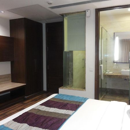 La Sagrita Hotel New Delhi Room photo