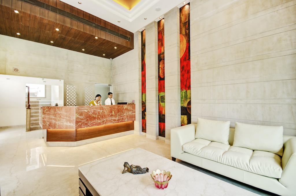 La Sagrita Hotel New Delhi Exterior photo