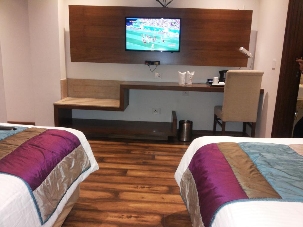 La Sagrita Hotel New Delhi Room photo