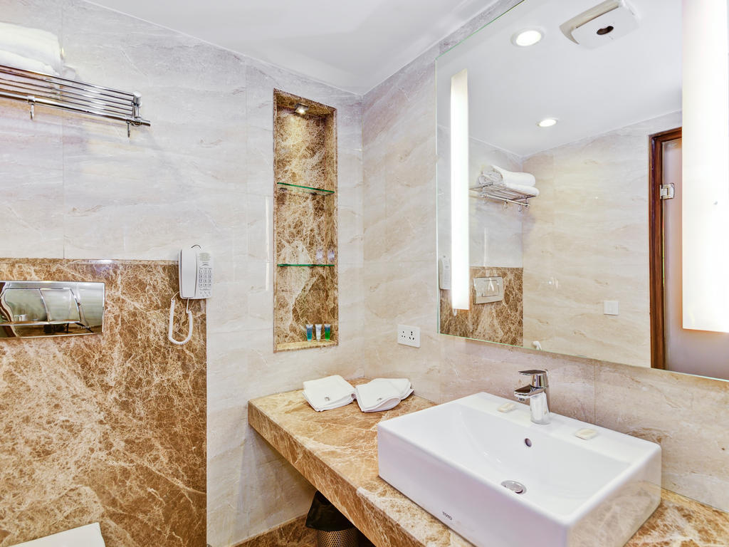 La Sagrita Hotel New Delhi Room photo